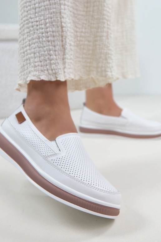 Balti caurspīdīgi ādas puszābaki Cambell