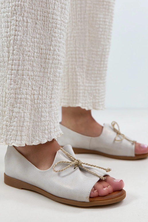 Pelēku ādas balerīnu kurpes ar...