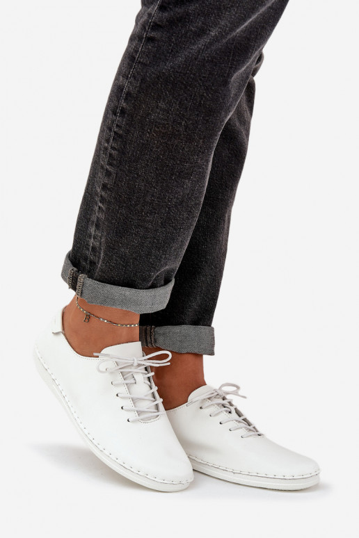 Šņorējami apaviIeslēgtsturalnej Skóry D&A LR51-645 baltas krāsas