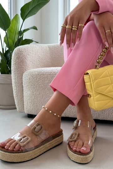 Brūnas caurspīdīgas čības... 2