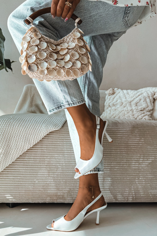 Sieviešu basenes ar papēdi baltas krāsas Sevina