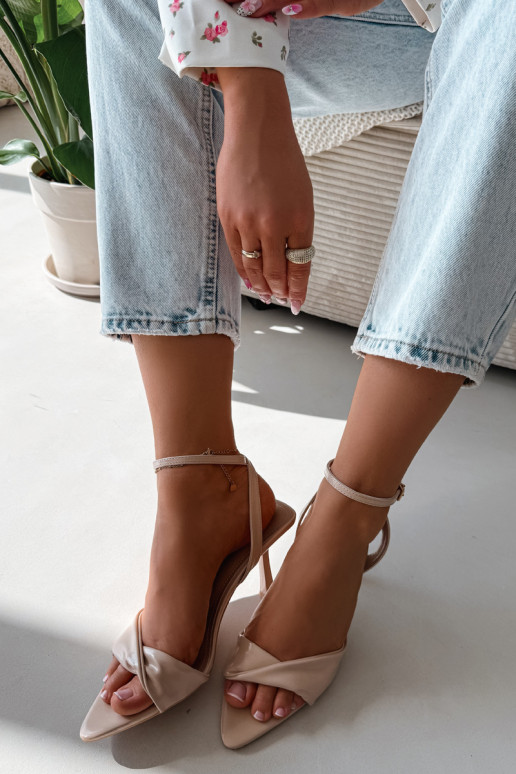 Sieviešu basenes ar papēdi no eko ādas smilšu krāsas Sedira