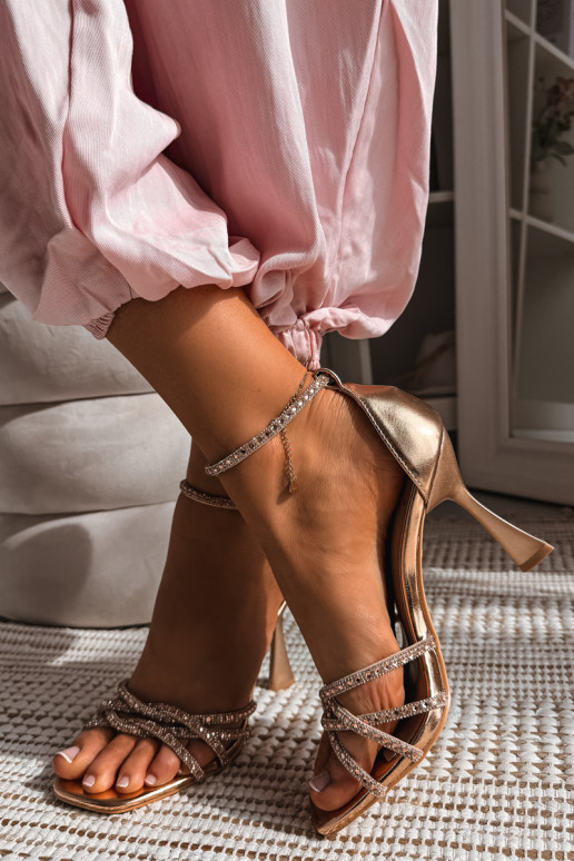 Sieviešu basenes ar papēdi ar mirdzošiem spīdumiem Szampańskie Redira