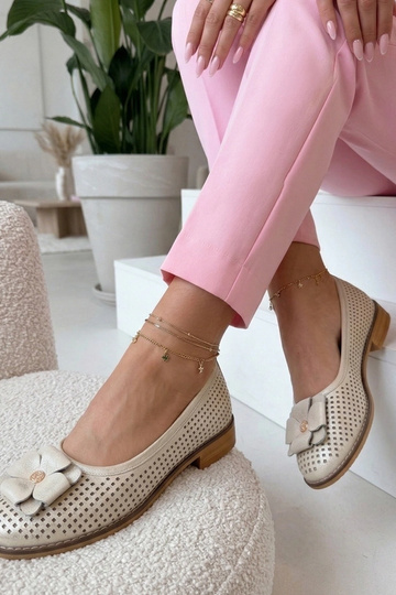 Zelta ādas caurspīdīgas...