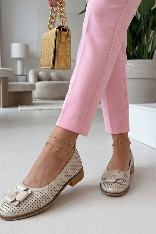 Zelta ādas caurspīdīgas balerīnas...