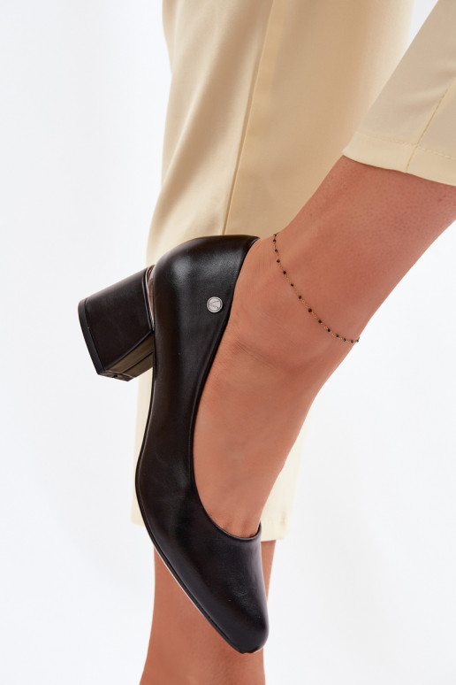 Kurpes ar papēdi Vinceza 62292 melnas krāsas