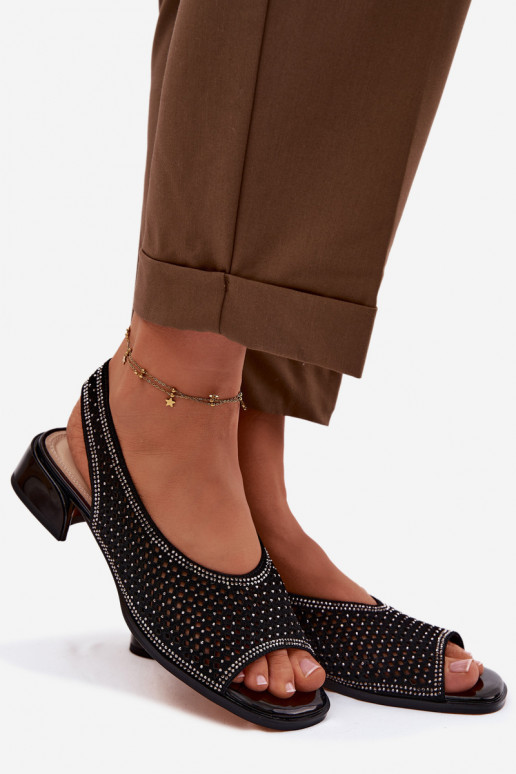 Dekorētas Ažūra basenes Sieviešu zamšādas Klockā D&A CR61-3131 melnas krāsas