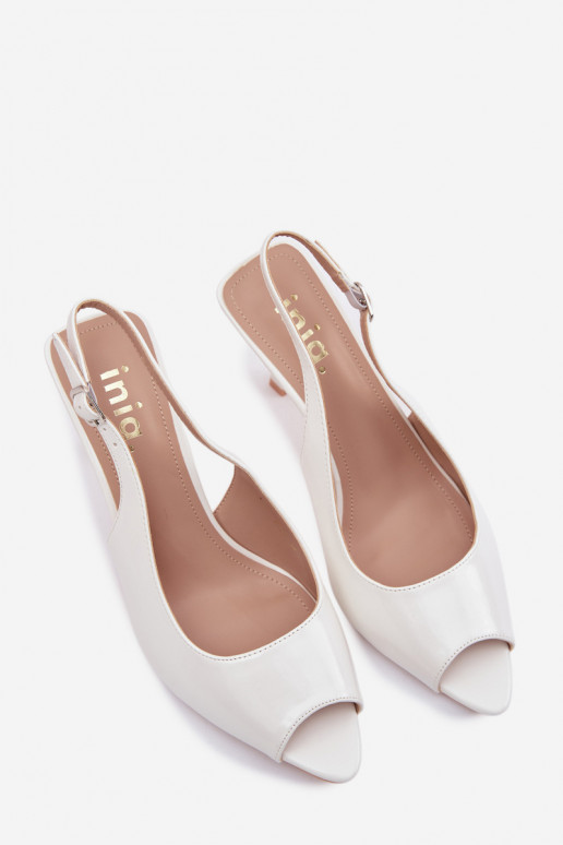 Sieviešu basenes ar papēdi baltas krāsas Sevina