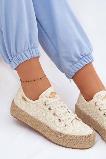 Ar mežģīnēm brīvā laika apavi espadrilles ar platformu Lee Cooper LCIN-26-31-4328 smilšu krāsas
