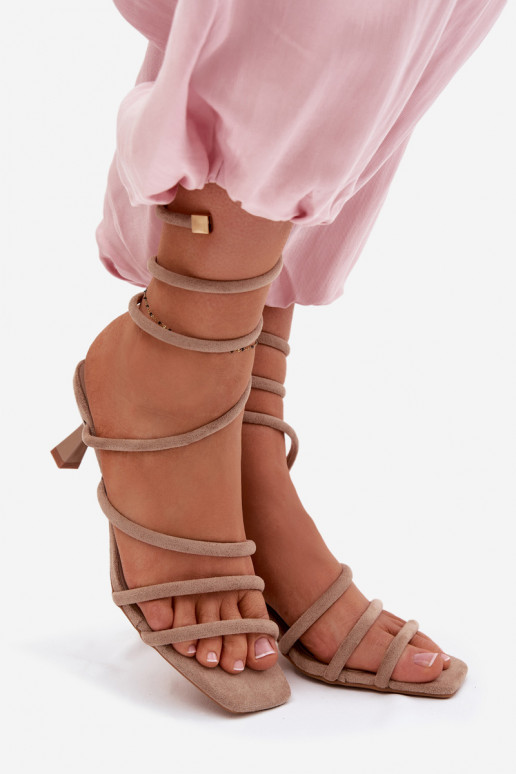 Sieviešu basenes ar papēdi Ar svītrām smilšu krāsas Samara