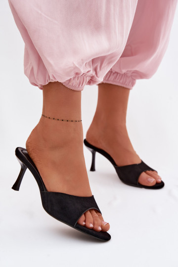 ČībasImitacji zamšādasu ar papēdi melnas krāsas Melissea