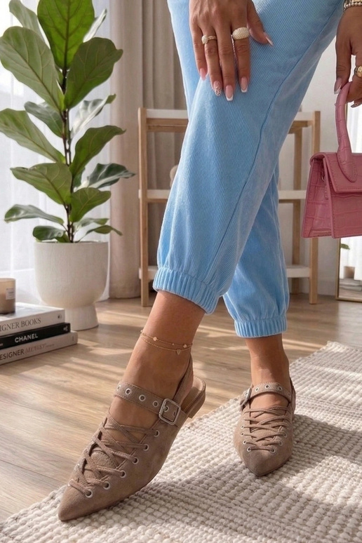 Karamelēs krāsas balerīnas ar atvērtu...