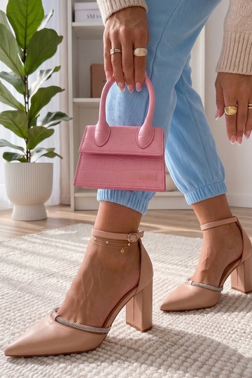 Smilšu krāsas kurpes ar... 2