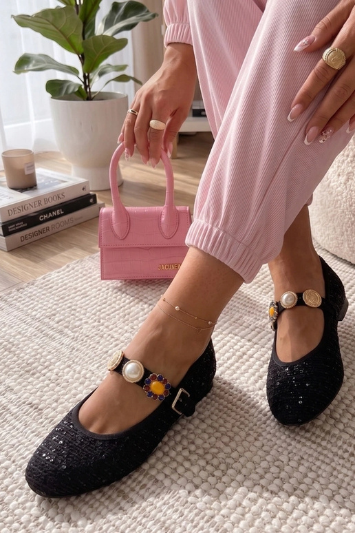 Melnas balerīnas ar dekoratīvu...