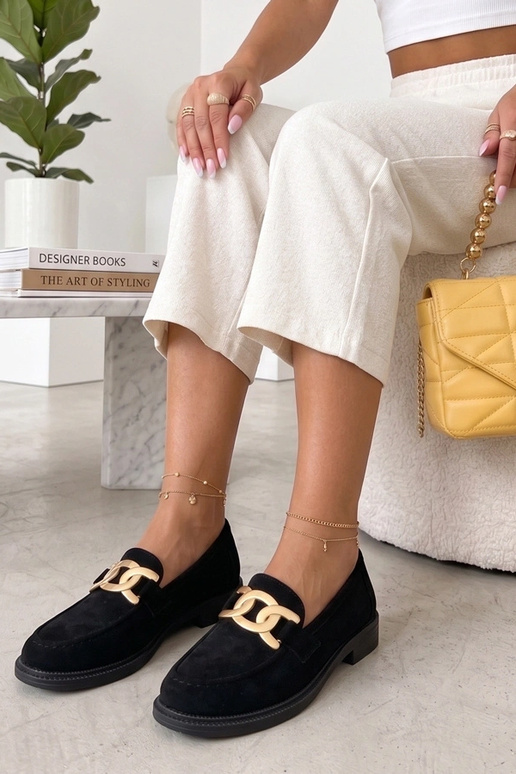 Melnās mokasīnas ar dekoratīvu...