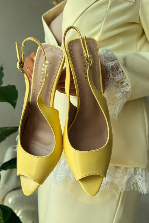 Sieviešu basu kurpes ar plāniem papēžiem dzeltenas Sevina