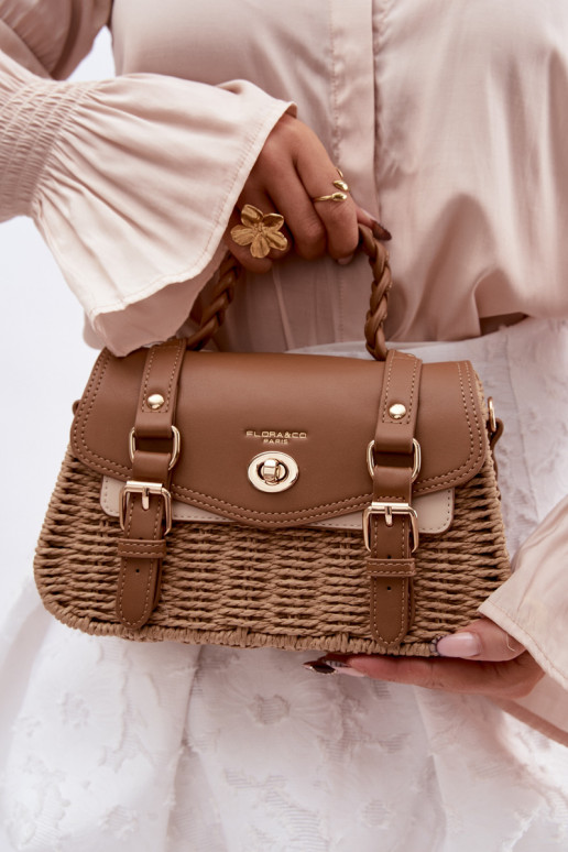 Soma Ar bizi Tā irz Uz vasaru Brūnas krāsas Tā irrline