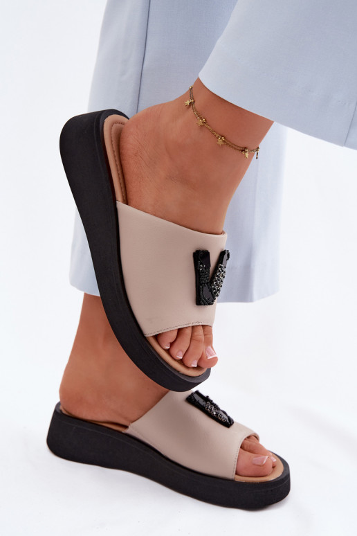 Čibas no dabīgas ādas SieviešuLiterą V ar platformu Vinceza 66950 smilšu krāsas