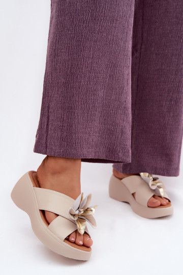 Čibas no dabīgas ādas ar platformu Ar greznu Puķe Vinceza 41511 smilšu krāsas 2