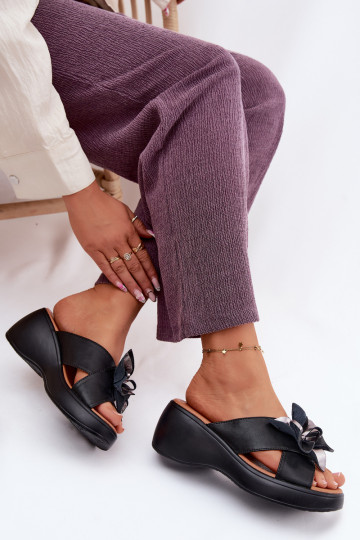 Čibas no dabīgas ādas ar platformu Ar greznu Puķe Vinceza 41511 melnas krāsas