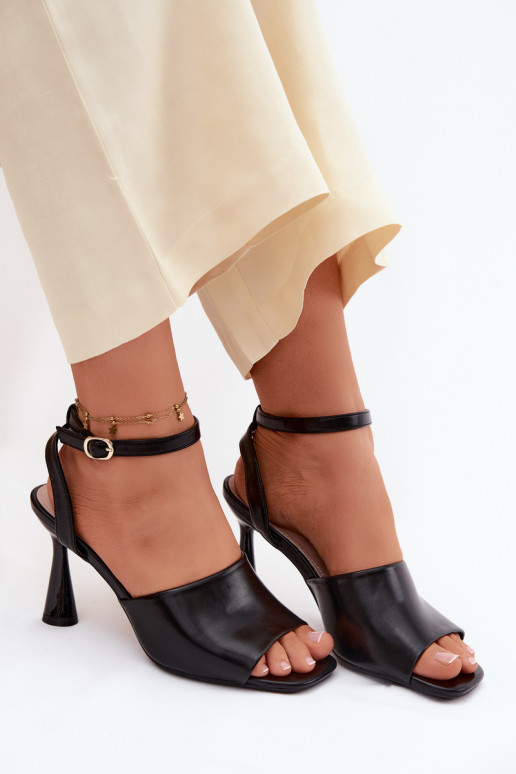 Sieviešu basenes ar papēdi Vinceza 62297 melnas krāsas