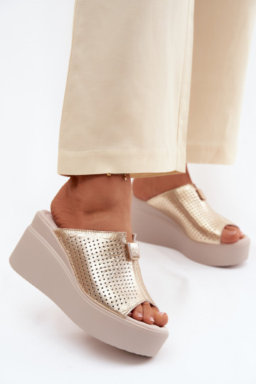 sieviešu čībasIeslēgtsturalnej Skóry ar platformu Vinceza 95392 Zelta krāsas