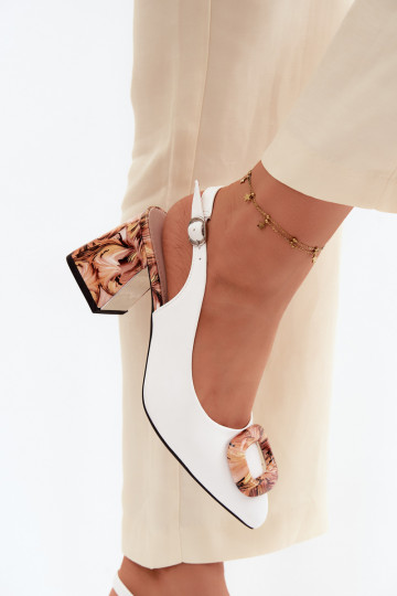 Sieviešu basenesDekoracyjną ar sprādzēm Vinceza 62289 baltas krāsas 2