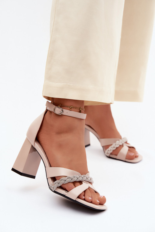 Sieviešu basenes ar papēdi Post Pasek ar mirdzošiem spīdumiņiem Vinceza 62298 smilšu krāsas