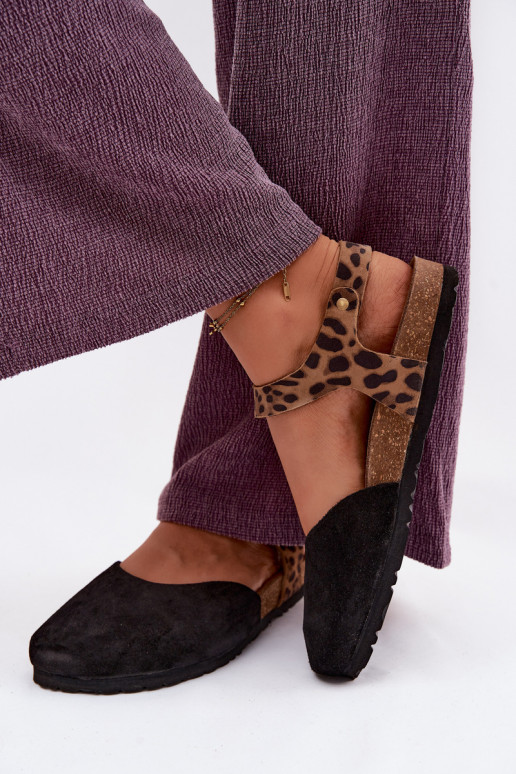 Āda Zamšādas basenesZakrytymi Palcami Tā irciejka H7365-01 melnas krāsas