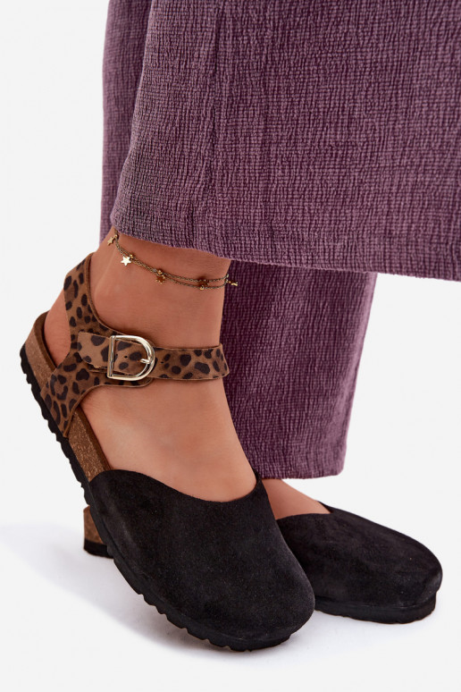 Āda Zamšādas basenesZakrytymi Palcami Tā irciejka H7365-01 melnas krāsas