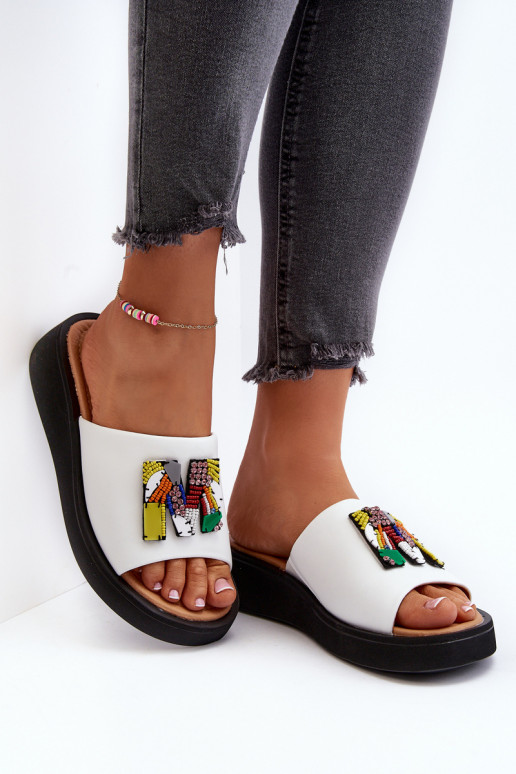 Čibas no dabīgas ādas Sieviešu ar ornamentiem baltas krāsas Asames