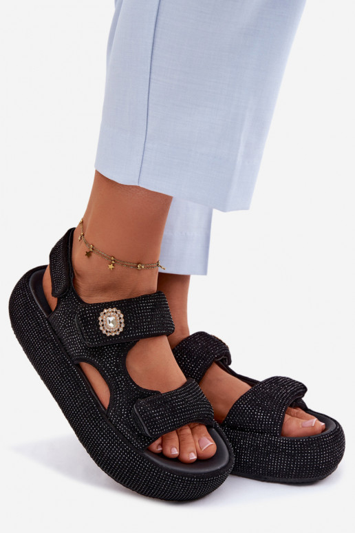 Dekorētas Sieviešu basenes ar platformu GOE TT2N4102 melnas krāsas