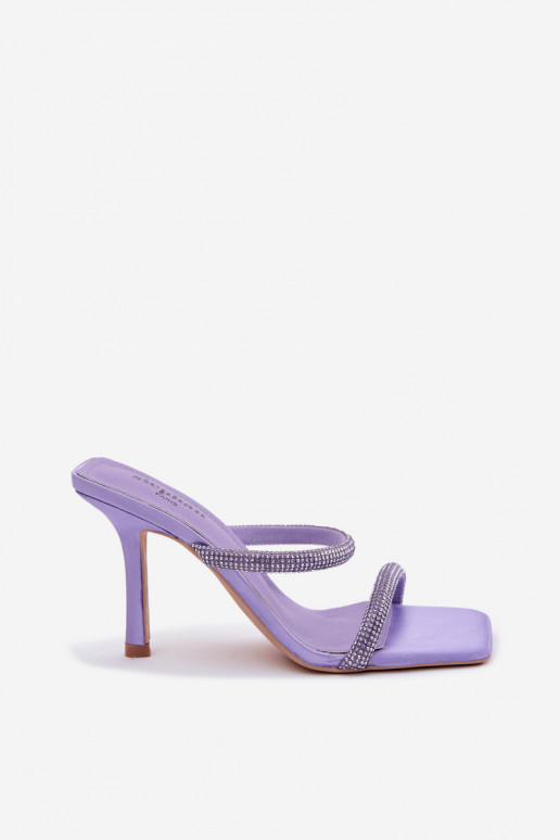 Violetas čības ar plāniem papēžiem, rotātas ar rhinestones Vittoria