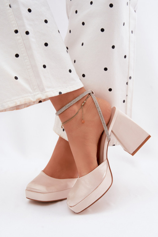 Sieviešu basenes Uz masīviem papēžiem Typu Słupek Pasek ar mirdzošiem spīdumiņiem Zelta krāsas Seraphina