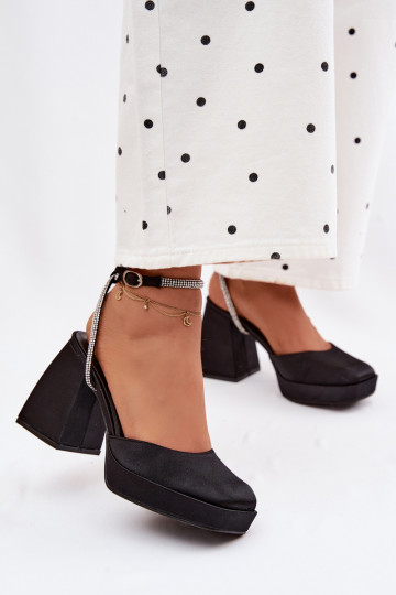 Sieviešu basenes Uz masīviem papēžiem Typu Słupek Pasek ar mirdzošiem spīdumiņiem melnas krāsas Seraphina