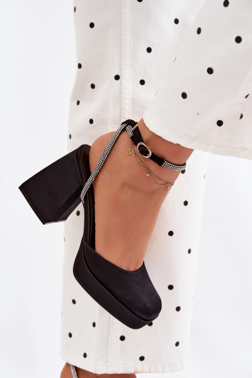 Sieviešu basenes Uz masīviem papēžiem Typu Słupek Pasek ar mirdzošiem spīdumiņiem melnas krāsas Seraphina