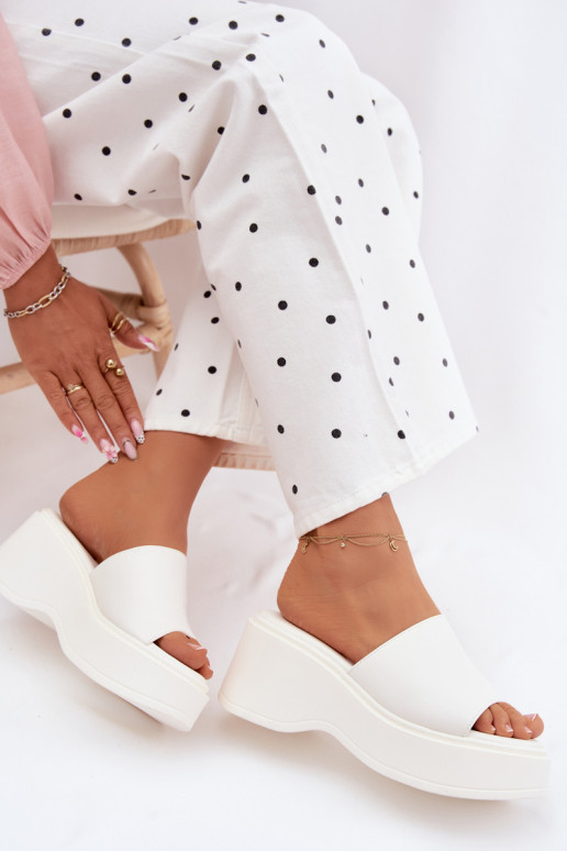 sieviešu čības ar platformu baltas krāsas Virelia