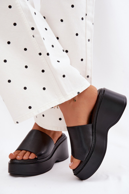 sieviešu čības ar platformu melnas krāsas Virelia