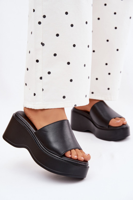 sieviešu čības ar platformu melnas krāsas Virelia