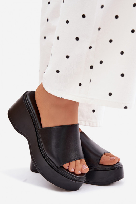 sieviešu čības ar platformu melnas krāsas Virelia