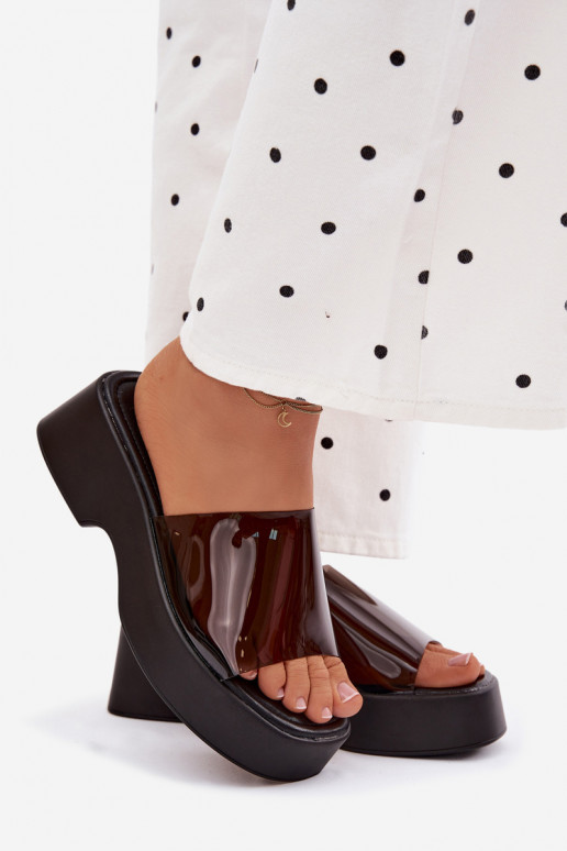 sieviešu čības ar platformuTransparentnym Svītrasem melnas krāsas Selestia