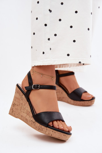 Sieviešu basenes ar platformu melnas krāsas Clarabella