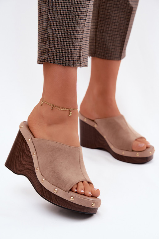 sieviešu čības ar platformuImitacji zamšādasu Zelta krāsas ar kniedēm smilšu krāsas Norvia