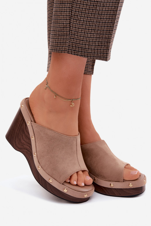 sieviešu čības ar platformuImitacji zamšādasu Zelta krāsas ar kniedēm smilšu krāsas Norvia