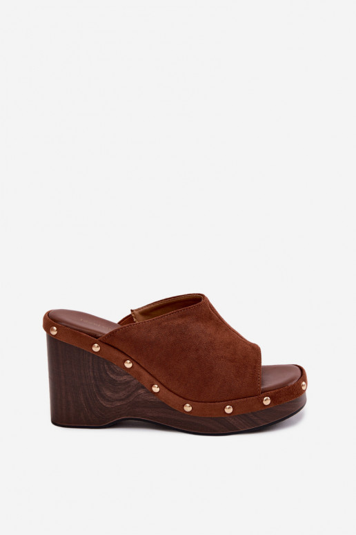 sieviešu čības ar platformuImitacji zamšādasu Zelta krāsas ar kniedēm brūnas krāsas Norvia