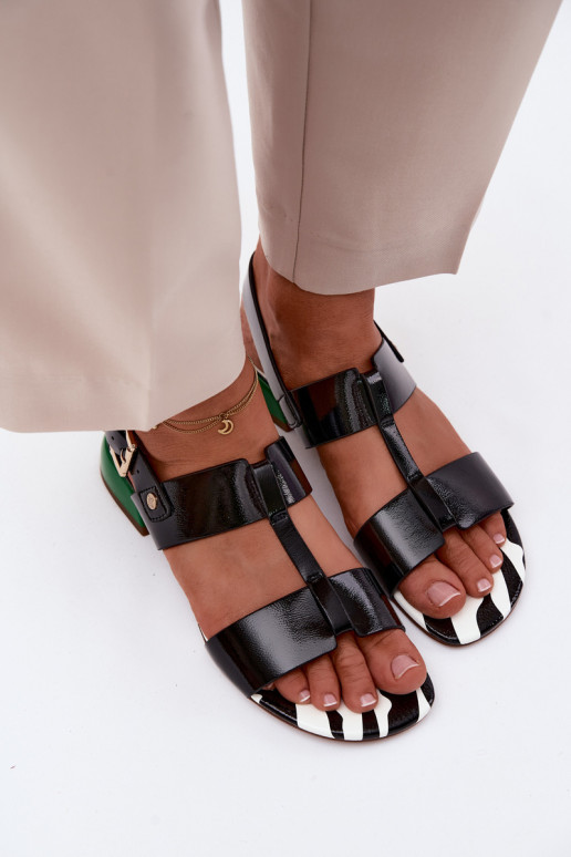 Sieviešu basenesLaquej Skóry Tā irciejka K7455-01 melnas krāsas