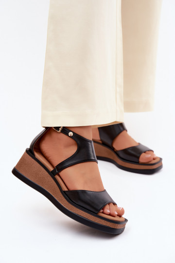 Āda ar platformus basenes Tā irciejka K7471-01 melnas krāsas 2