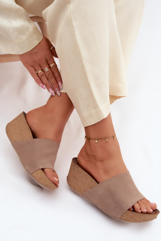 Zazoo 40311 sieviešu zamšādas čības Ieslēgts KorkoInym Koturnie smilšu krāsas