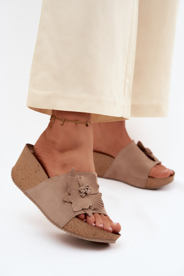 Āda sieviešu zamšādas čības ar platformu Ar greznu ar puķītēmem Zazoo 40312 Cappuccino