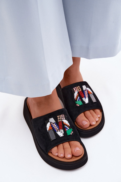 Āda sieviešu zamšādas čības ar ornamentiem ar platformu Vinceza 66942 melnas krāsas